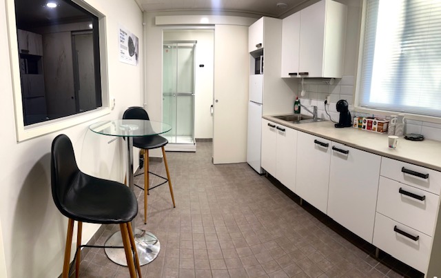 Korpigolfin keittiö- ja suihkutilat